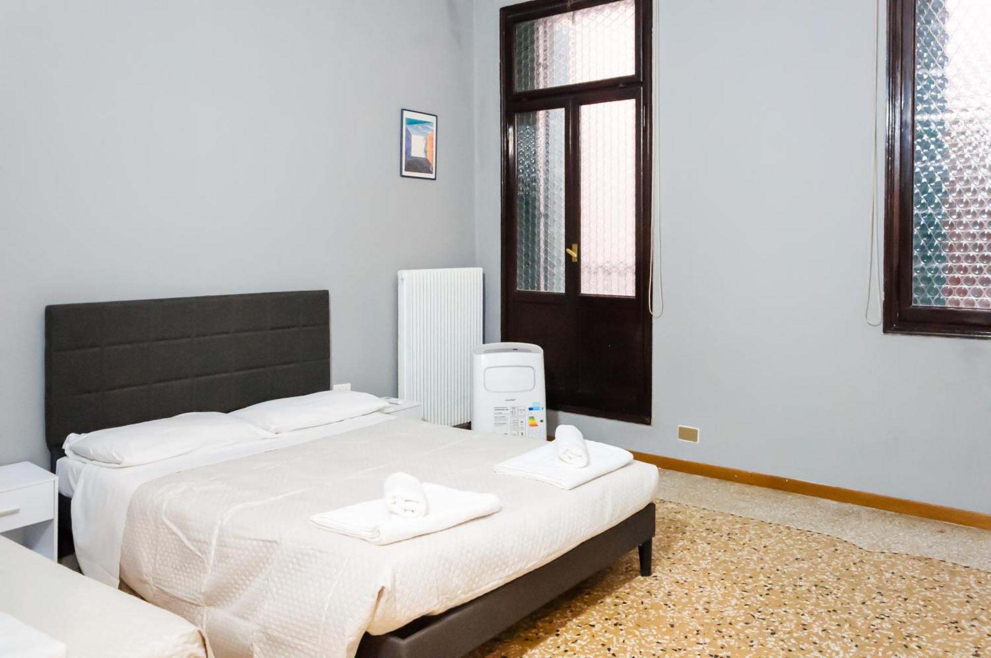 Apartment Odesos Venesia Bagian luar foto