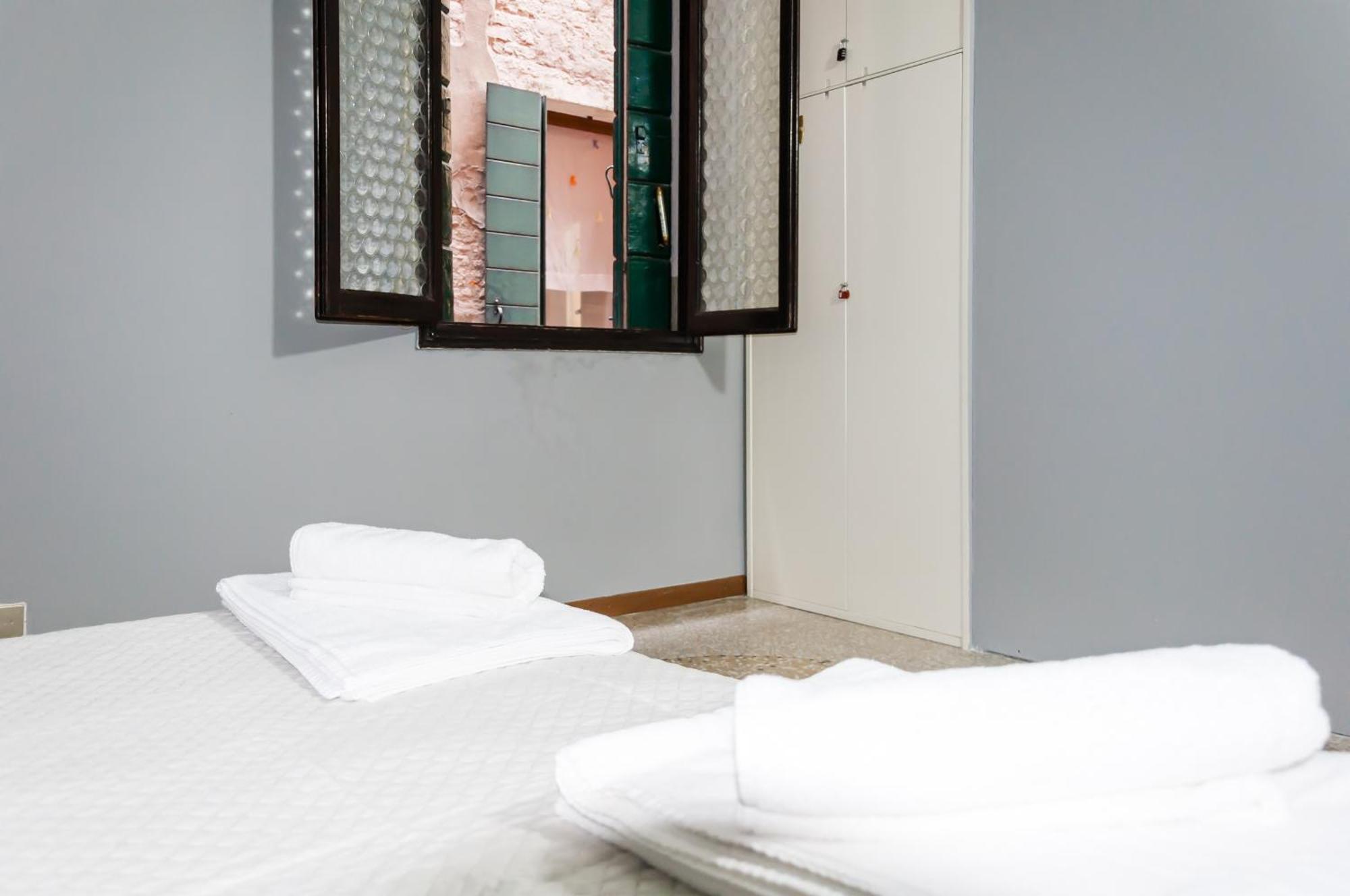 Apartment Odesos Venesia Bagian luar foto